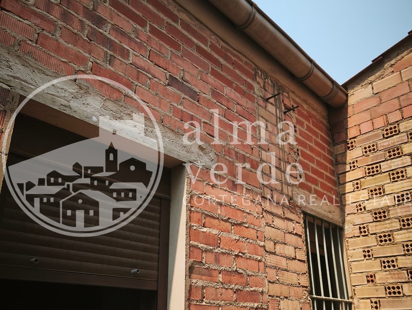Casa céntrica de esquina frente a la estación - Image 9