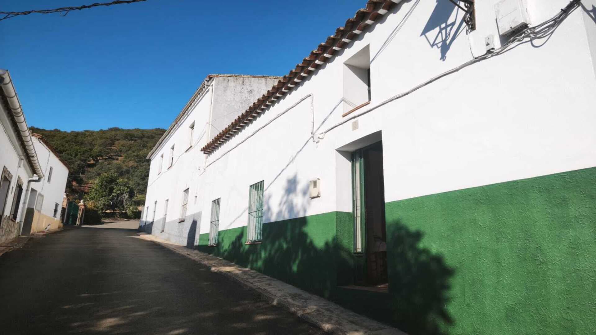 October to June Rental Opportunity: 3-Bedroom Home in the Charming Hamlet of Los Andreses