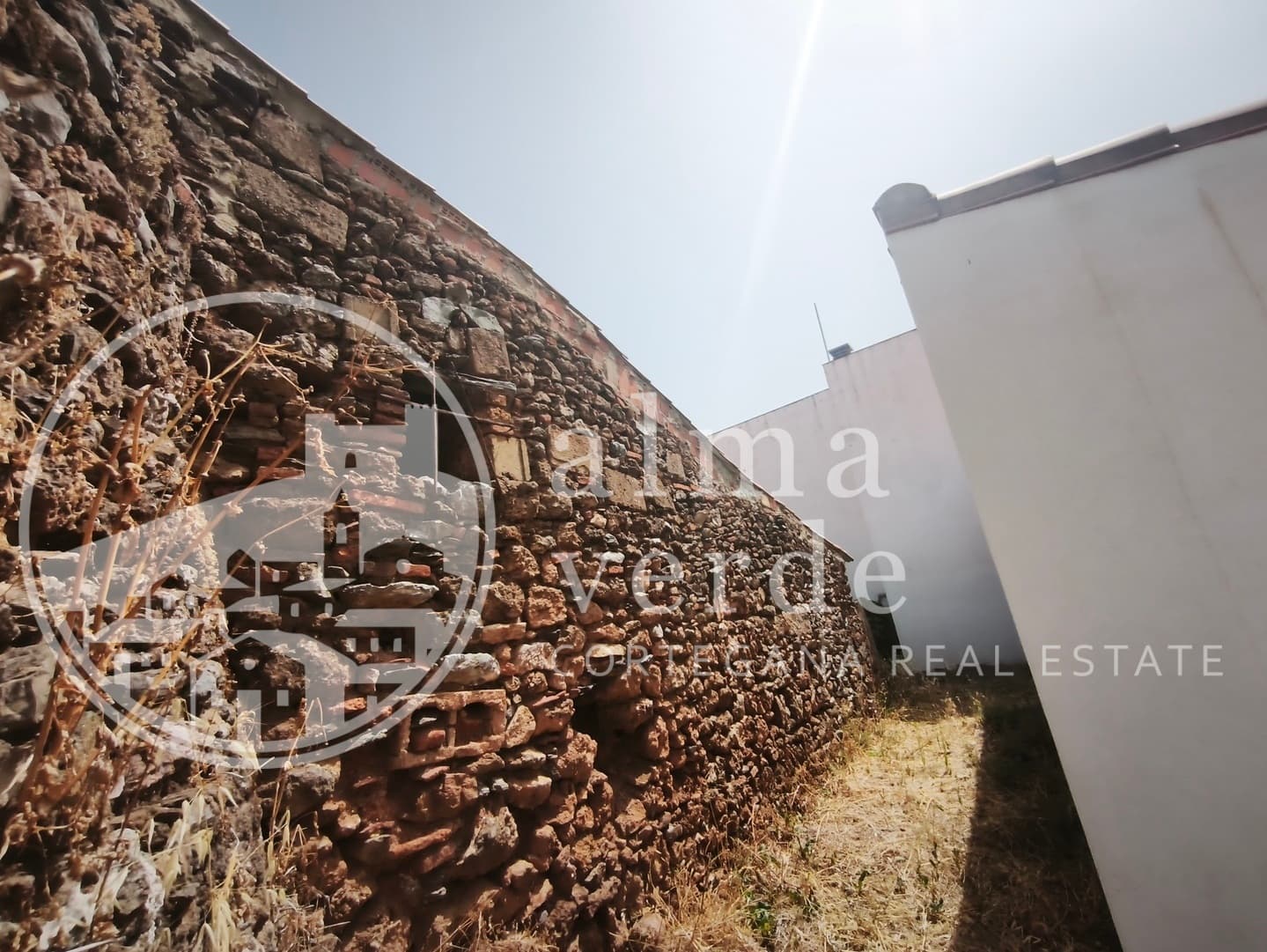 An Exceptional Architectural Weekend Retreat in the Heart of the Sierra de Aracena y Picos de Aroche Natural Park - Image 9