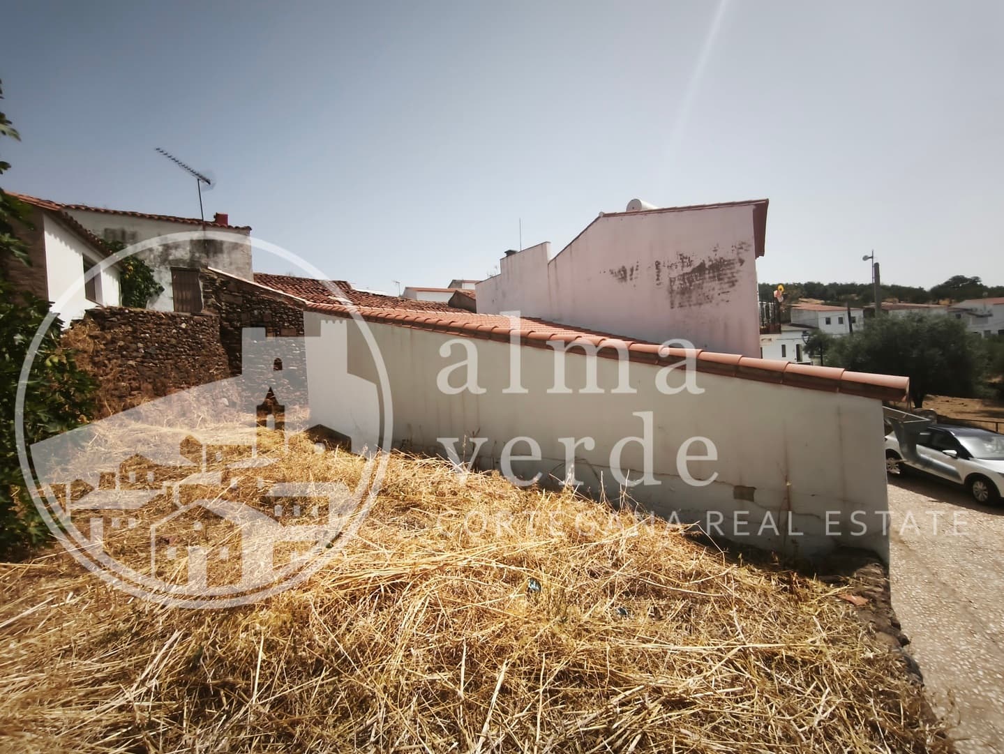 An Exceptional Architectural Weekend Retreat in the Heart of the Sierra de Aracena y Picos de Aroche Natural Park - Image 11