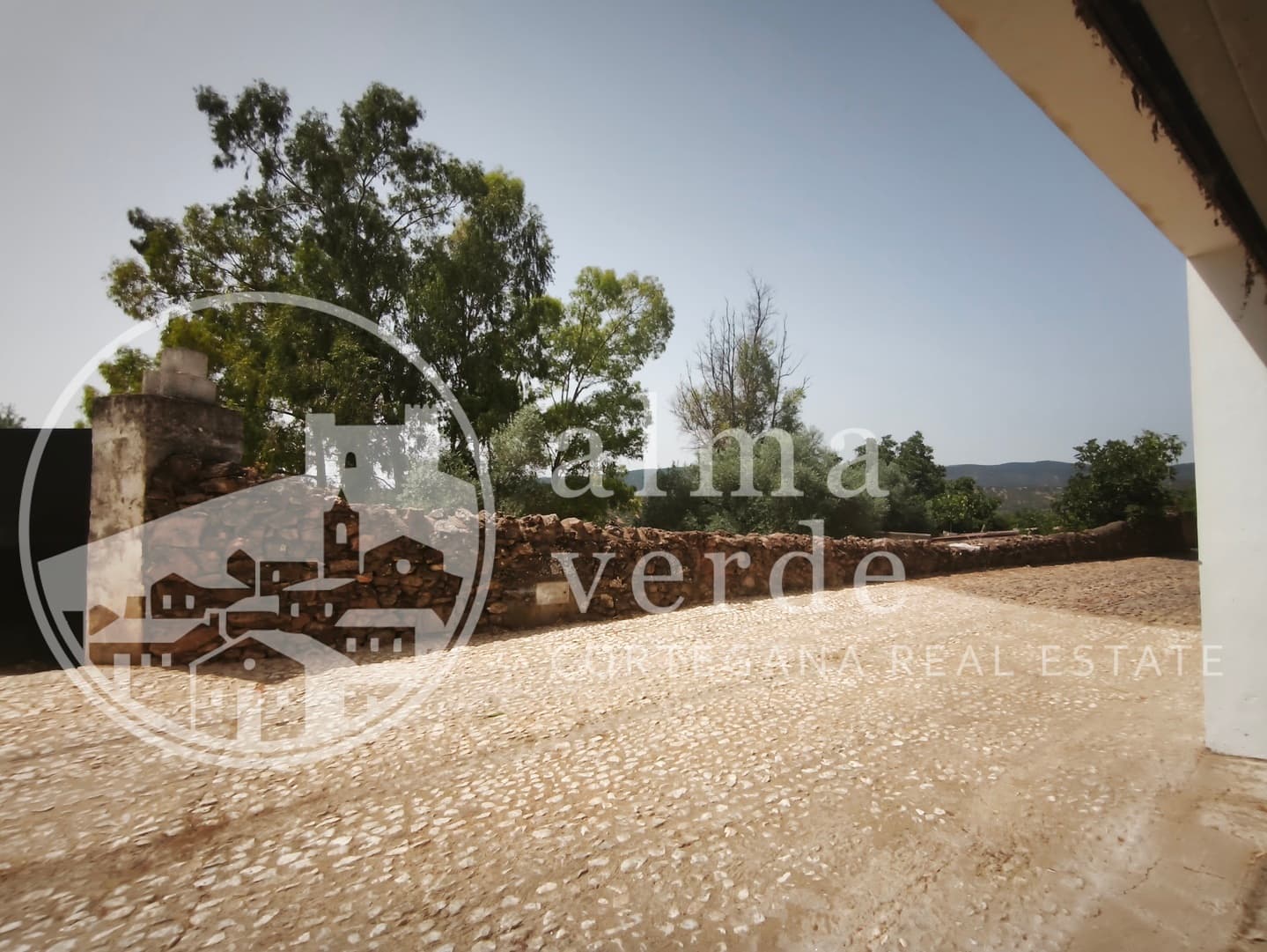 An Exceptional Architectural Weekend Retreat in the Heart of the Sierra de Aracena y Picos de Aroche Natural Park - Image 3