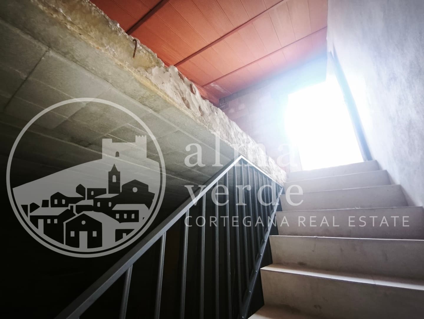 An Exceptional Architectural Weekend Retreat in the Heart of the Sierra de Aracena y Picos de Aroche Natural Park - Image 6