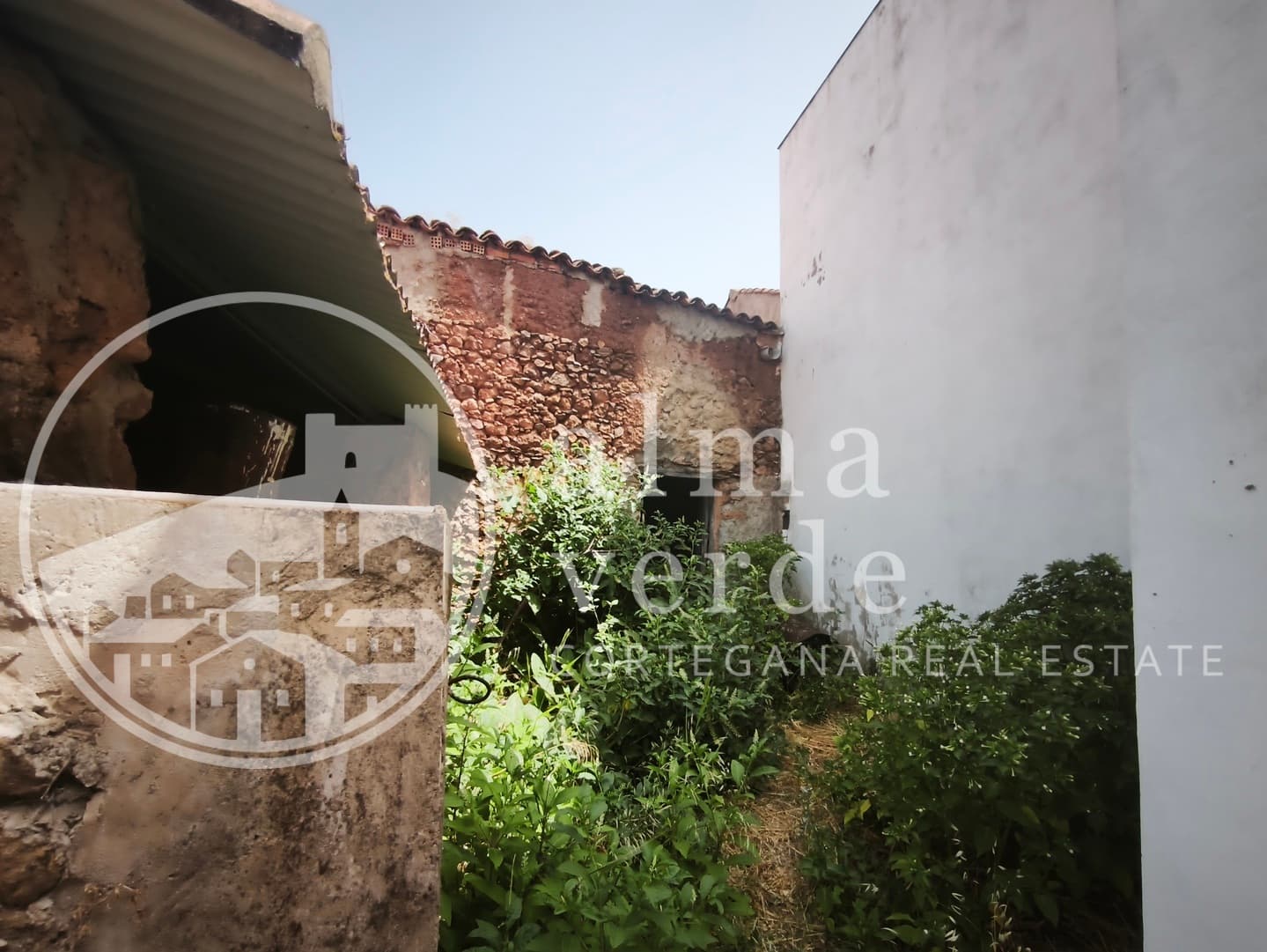 An Exceptional Architectural Weekend Retreat in the Heart of the Sierra de Aracena y Picos de Aroche Natural Park - Image 12